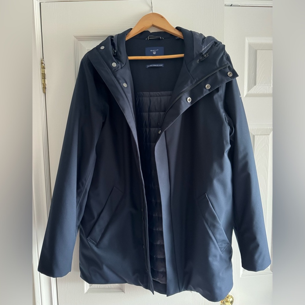 Stylish and functional GANT commuter parka..
New never worn without tags.